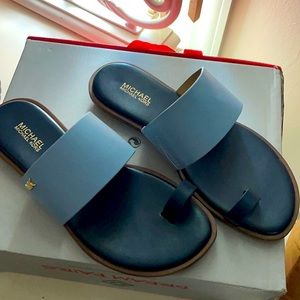 Michael kors sandals in perfect condition
